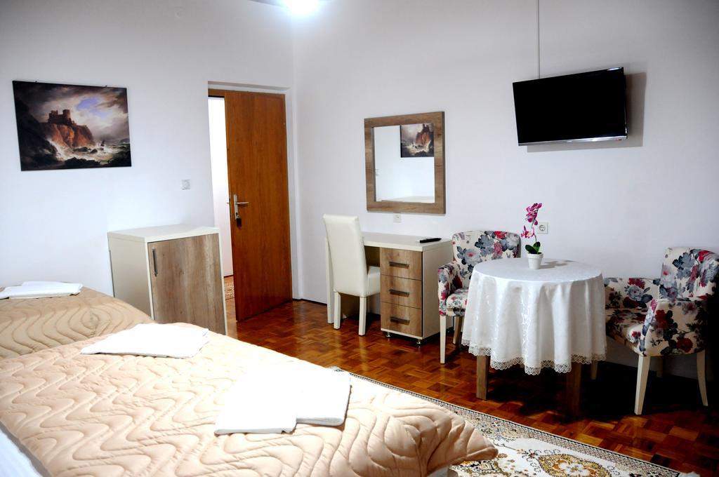 Guest House Smajlaga Ulcinj Exterior photo