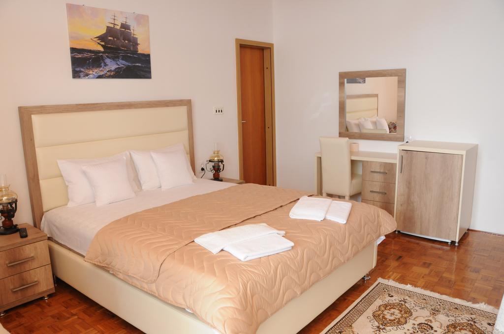 Guest House Smajlaga Ulcinj Exterior photo